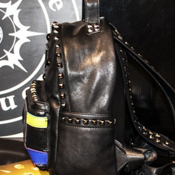 High capacity Backpack - Picture 3 of 4